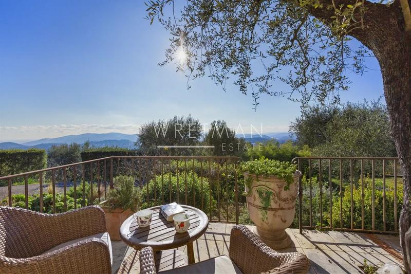 Maison - 240 m² - 6 pièces