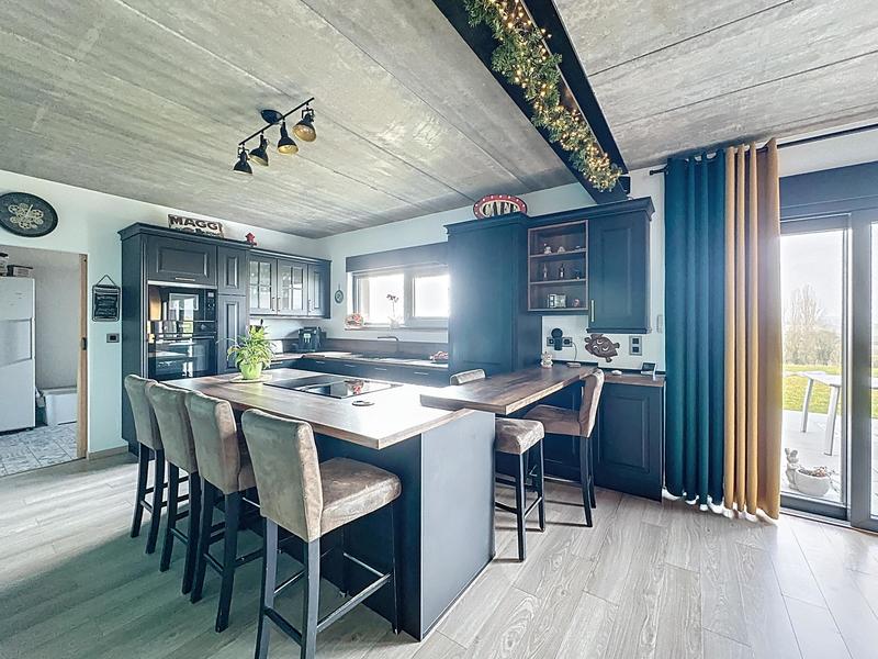 Pavillon - 185 m² - 8 pièces