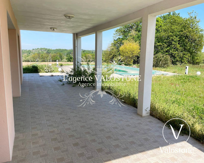 Maison traditionnelle - 172 m² - 5 pièces