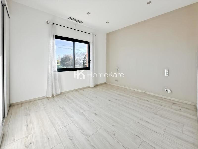 Maison - 224 m² - 6 pièces