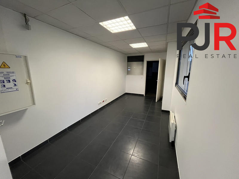 Local d'activités - 447 m²