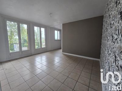 Appartement - 77 m² - 6 pièces