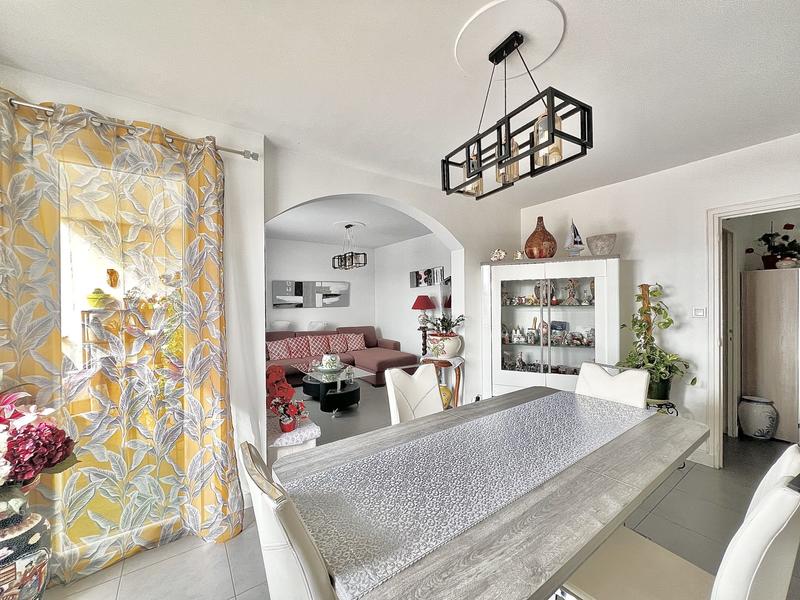 Appartement - 92 m² - 5 pièces