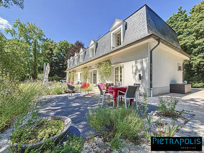 Villa - 244 m² - 7 pièces