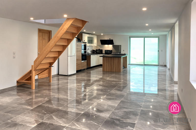 Maison - 92 m² - 4 pièces