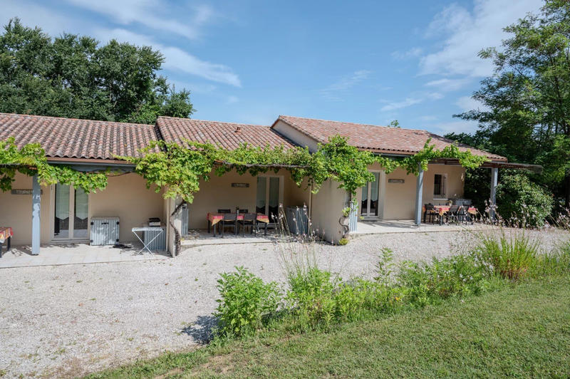 Maison - 185 m² - 11 pièces