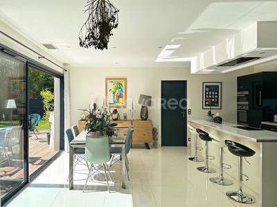 Maison - 106 m² - 4 pièces