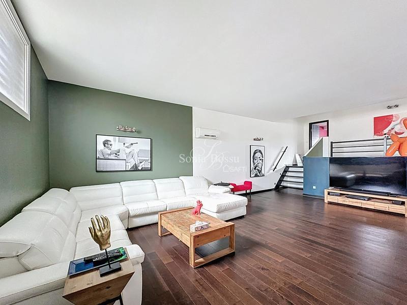 Maison - 320 m² - 7 pièces