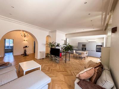 Appartement - 147 m² - 5 pièces