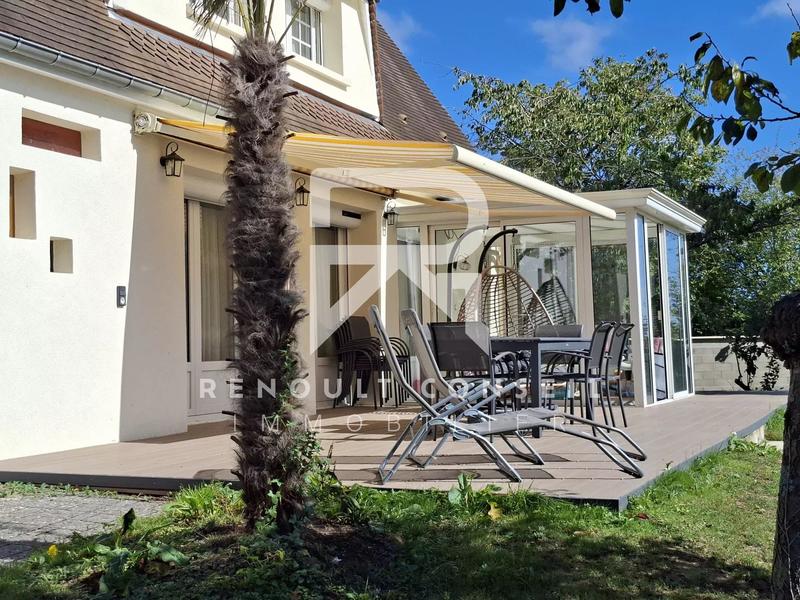 Maison - 221 m² - 9 pièces