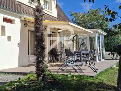 Maison - 221 m² - 9 pièces