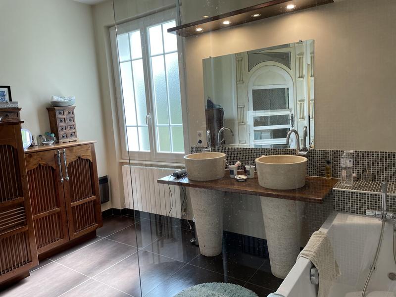 Villa - 180 m² - 8 pièces