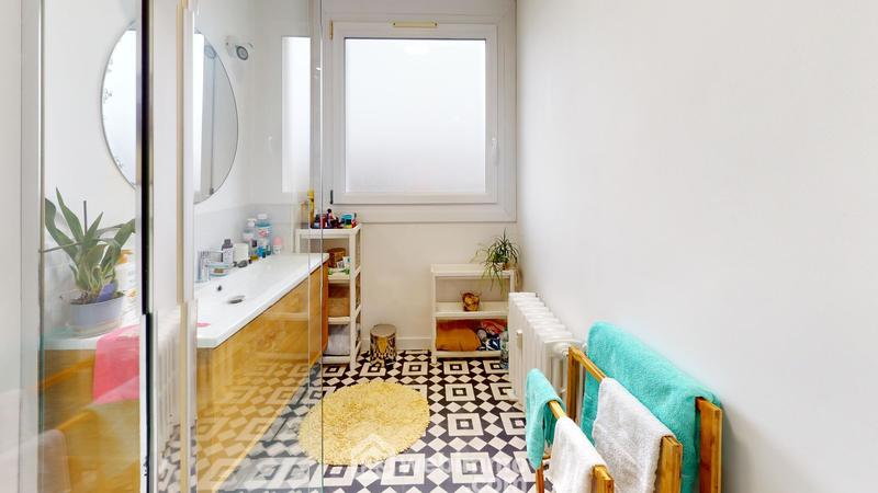 Appartement - 95 m² - 5 pièces