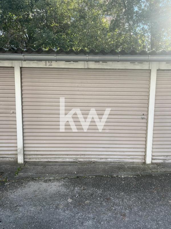 Parking / Garage - 13 m²