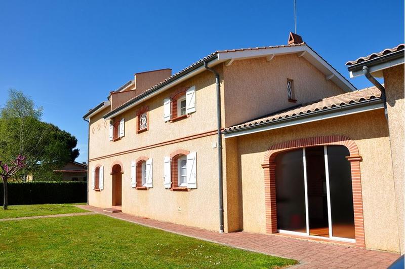 Maison traditionnelle - 240 m² - 8 pièces