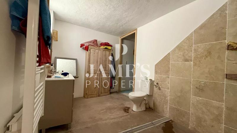 Maison - 220 m² - 3 pièces