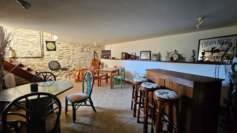 Maison - 340 m² - 6 pièces