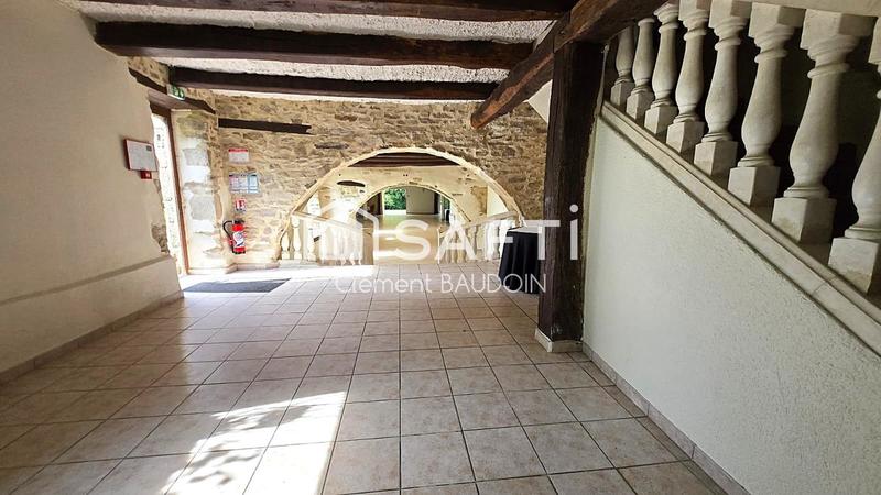 Local commercial - 1 353 m² - 20 pièces