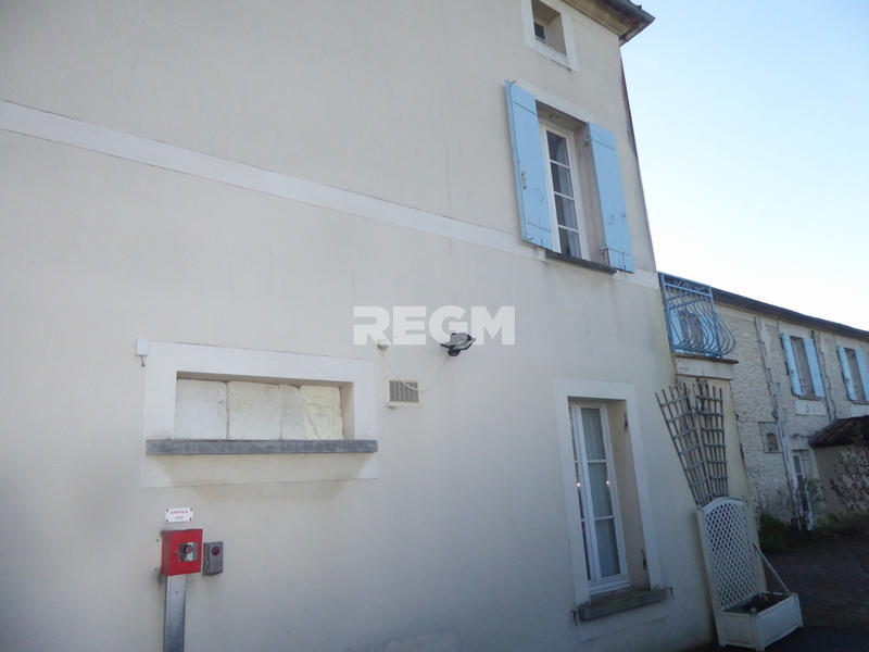 Propriété - 800 m² - 25 pièces