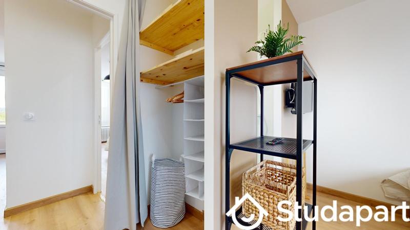 Chambre - 9 m² - 1 pièce