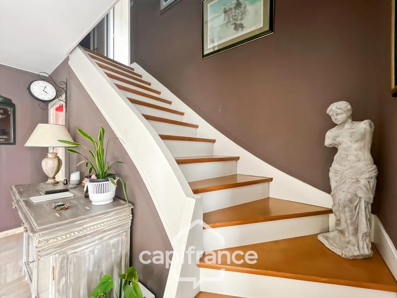 Maison - 166 m² - 7 pièces