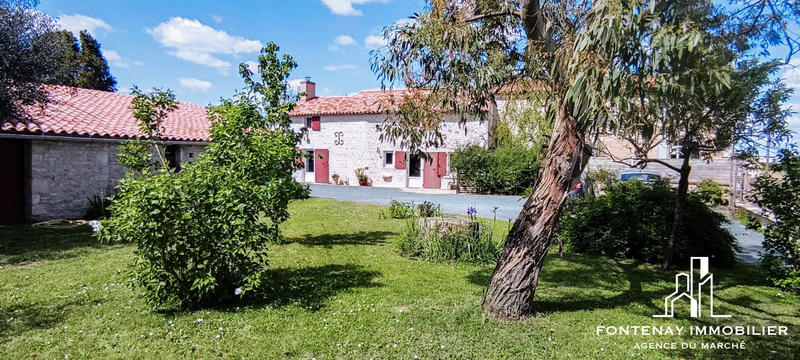 Maison - 202 m² - 8 pièces