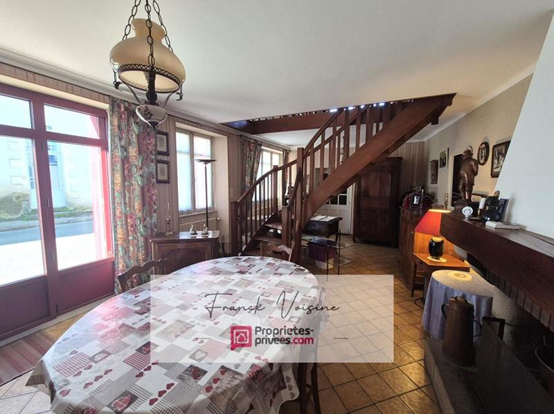 Maison - 321 m² - 8 pièces