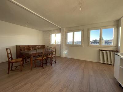 Appartement - 65 m² - 4 pièces