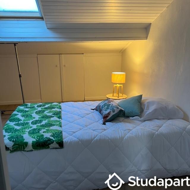 Chambre - 9 m² - 1 pièce