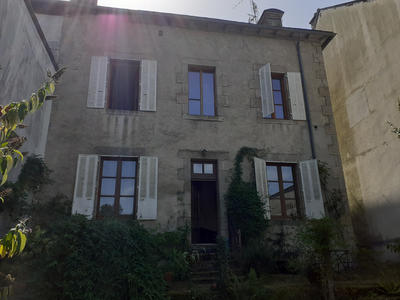 Maison - 105 m² - 5 pièces
