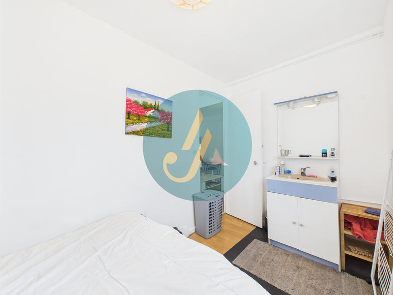 Maison - 198 m² - 11 pièces