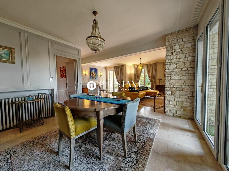 Maison de maîtres - 462 m² - 13 pièces