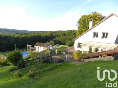 Maison - 240 m² - 9 pièces