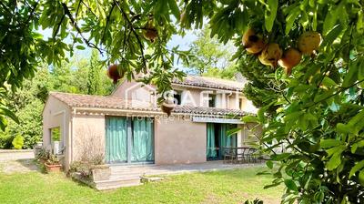 Villa - 180 m² - 6 pièces