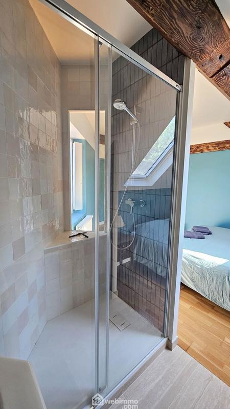 Maison - 235 m² - 9 pièces