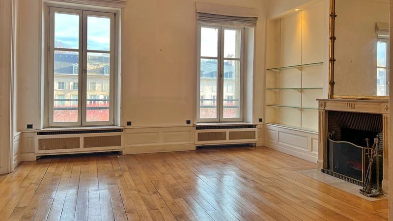 Appartement bourgeois - 141 m² - 5 pièces