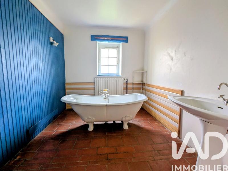 Maison - 270 m² - 8 pièces