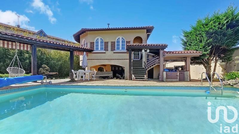 Maison - 246 m² - 7 pièces