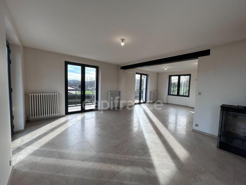 Maison - 212 m² - 5 pièces