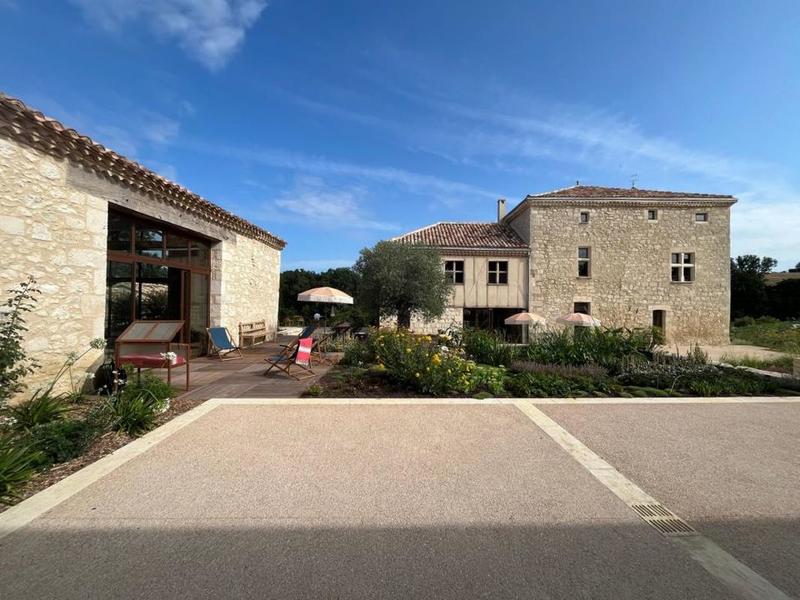 Maison - 600 m² - 17 pièces