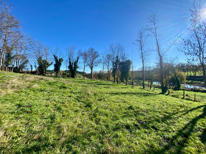 Terrain constructible - 1 325 m²