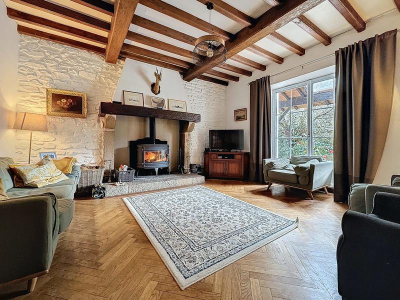 Maison - 340 m² - 15 pièces