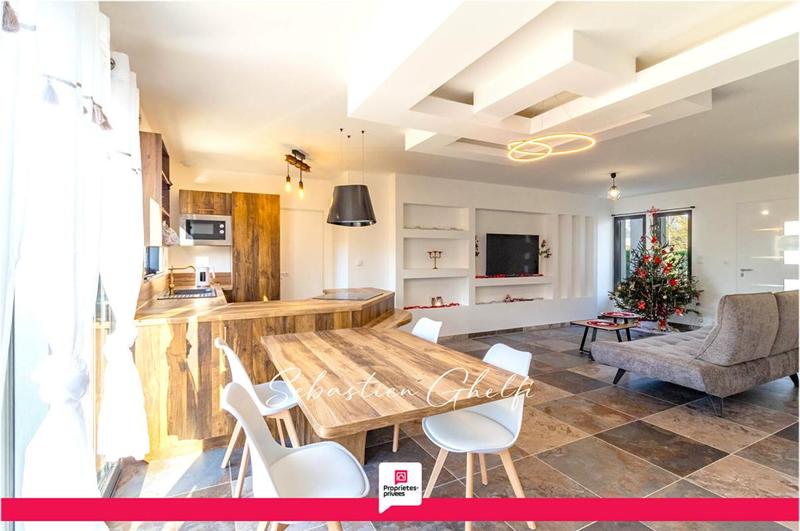 Maison - 101 m² - 5 pièces