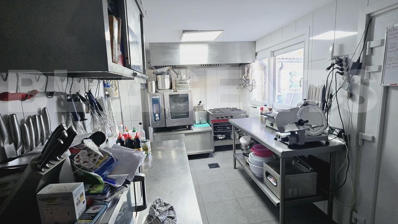 Maison - 400 m² - 5 pièces