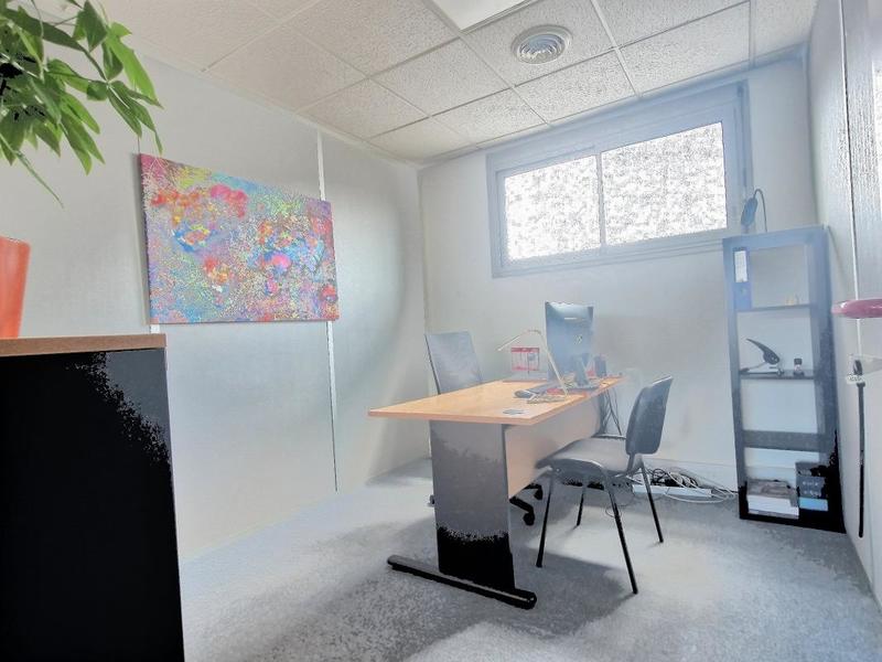 Bureau - 26 m² - 2 pièces