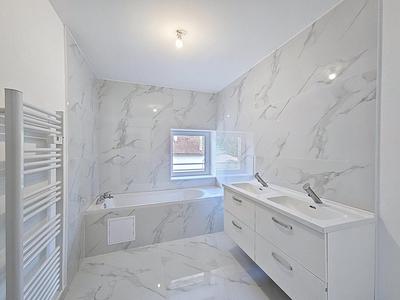 Appartement - 95 m² - 4 pièces