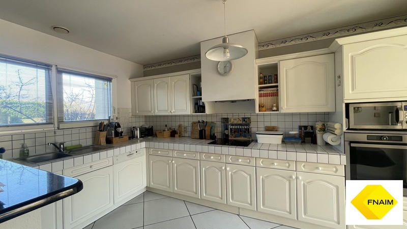 Maison contemporaine - 285 m² - 6 pièces