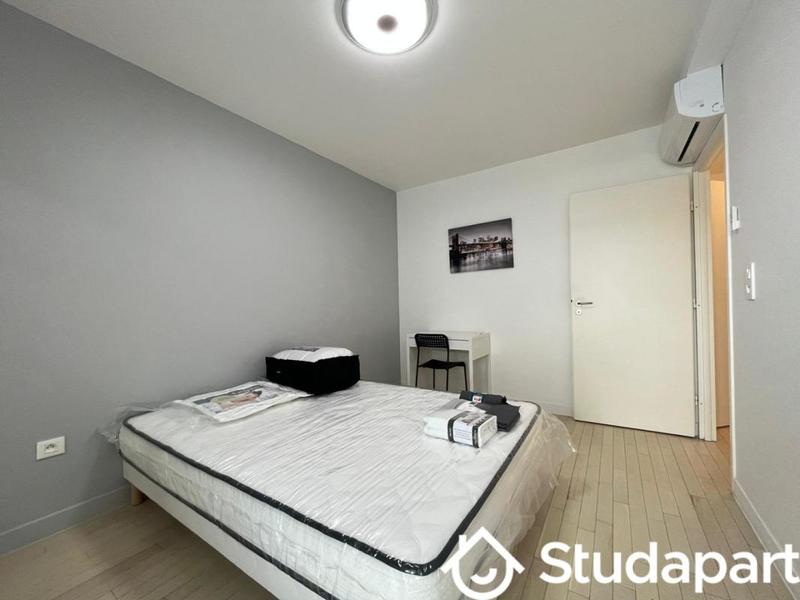 Chambre - 11 m² - 1 pièce