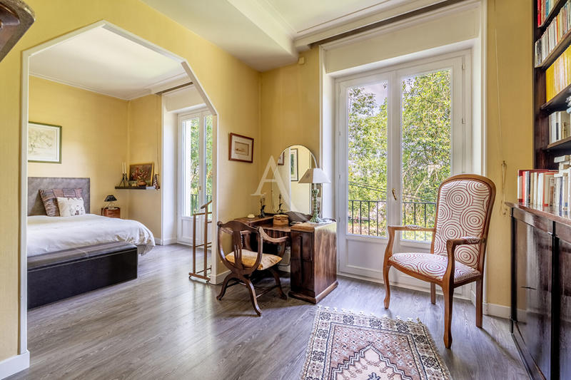 Appartement - 149 m² - 6 pièces