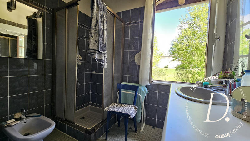 Maison - 280 m² - 11 pièces